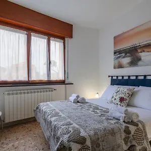 https://tirrenia-cozy-apartment-near-the-beach.it-tuscanyhotel.com
